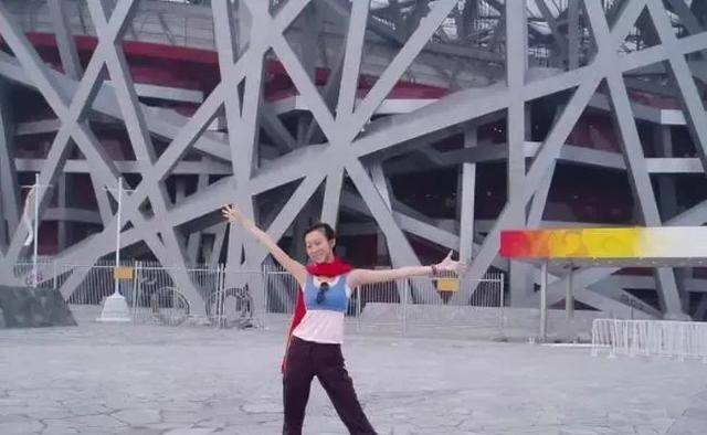 原创13年前她是张艺谋钦定的开幕式舞者却因一秒钟失误终身瘫痪