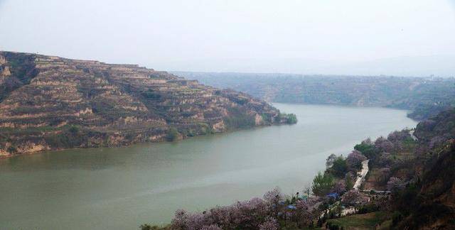 话说,黄河支流渭河有一支流来自蓝田北岭北麓西南韩家岭零沟,古时叫泠