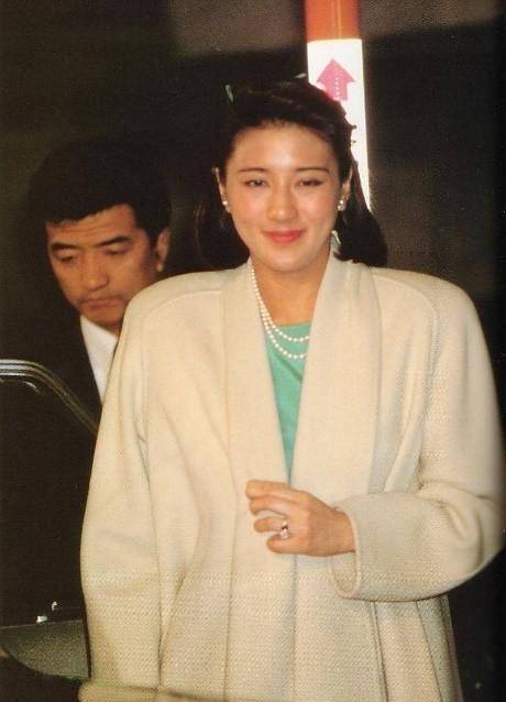 原创美智子患失语症雅子患抑郁症真子公主精神出问题她们怎么了