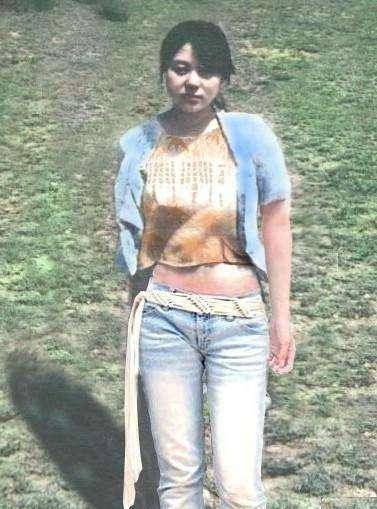 貌美如花的她19岁被枪毙,行刑前张开了嘴,士兵立马明白她的用意_任雪