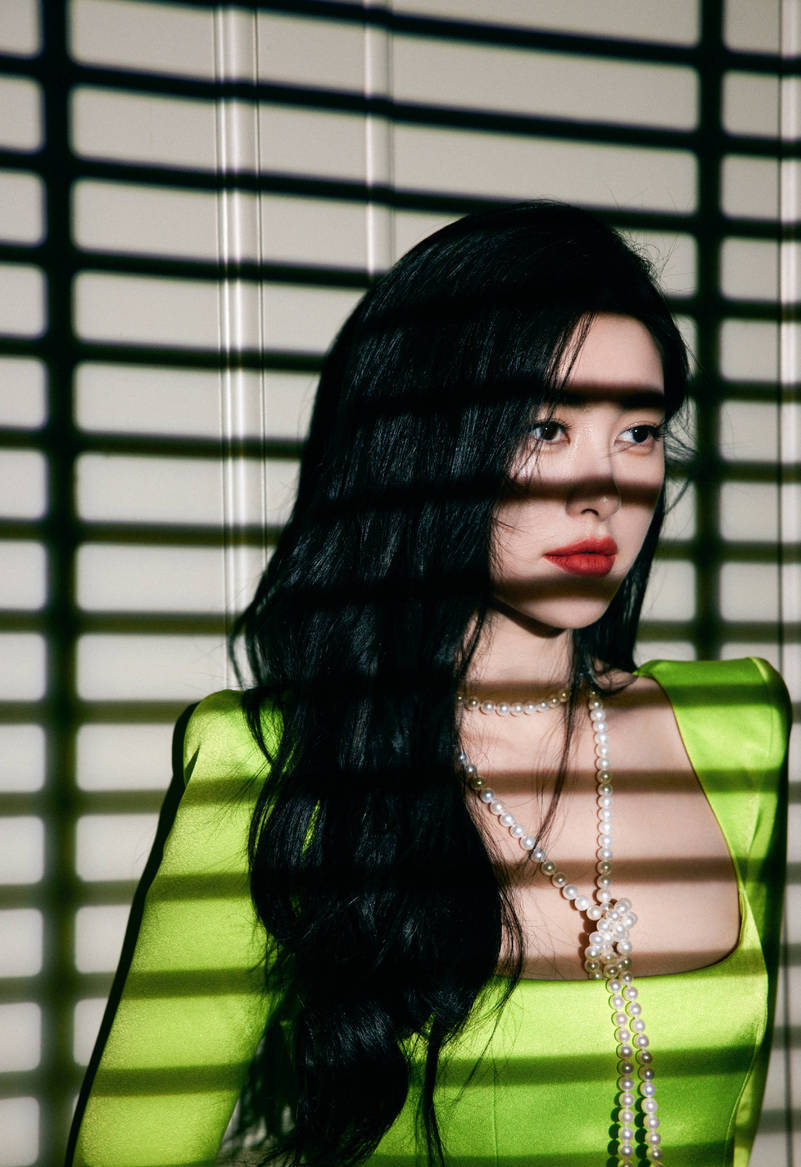 原创朱珠身穿荧光绿鱼尾长裙展现高贵优雅气质