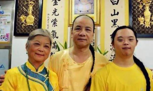 十世孙,大闹车站,还要求国家把故宫还给他_周佑钱_王爷_爱新觉罗