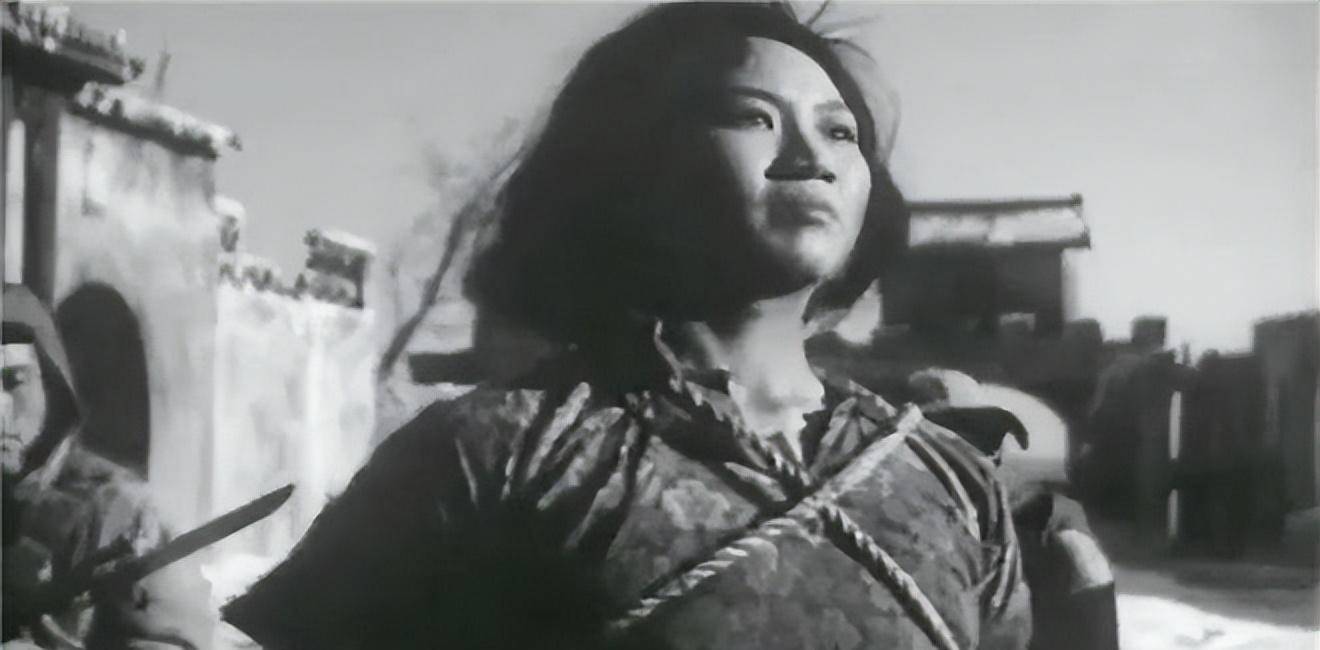 少年英雄刘胡兰15岁从容走向铡刀包庇寡妇的叛徒却活到1963年