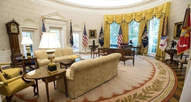 原创一张142岁的办公桌24位美国总统用过肯尼迪和克林顿让它难忘