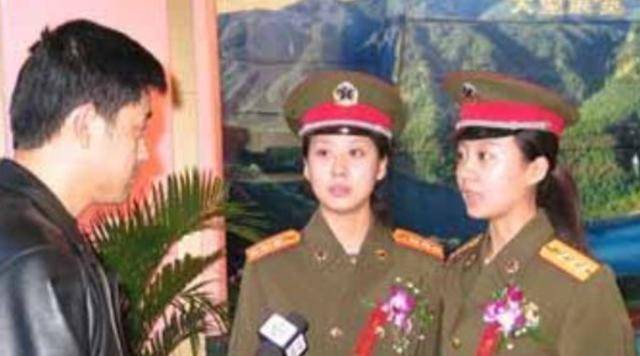 原创1999年阅兵式上最美双胞胎姐妹红遍全国如今她们过得怎么样