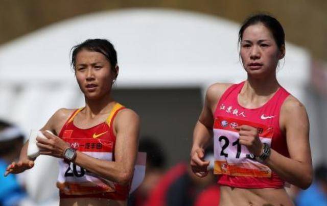 奥运冠军刘虹29岁夺冠后回家生娃32岁复出再破世界纪录夺冠