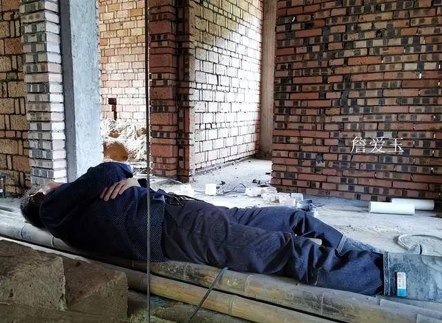 原创60岁农民工活活热死他拼上性命挣钱抢救4天花光所有积蓄