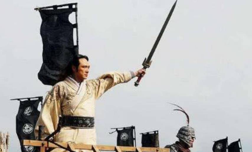 古代打仗时为何扛旗兵不带武器还敢带头冲锋其实他们并不简单