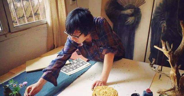 习惯了都市繁杂的我们,或许真的很难理解归隐山林的快乐,偏偏张二冬就