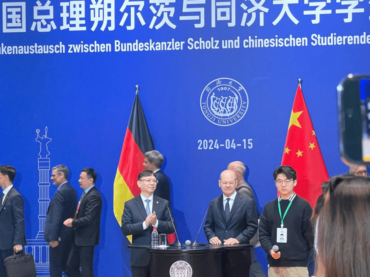 德国总理中国行:一边"求合作",一边"走钢丝"_尔茨_中德_默克尔