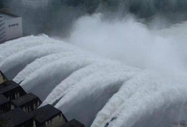 758河南水库溃坝事件数万人睡梦中瞬间被吞没仿佛人间炼狱