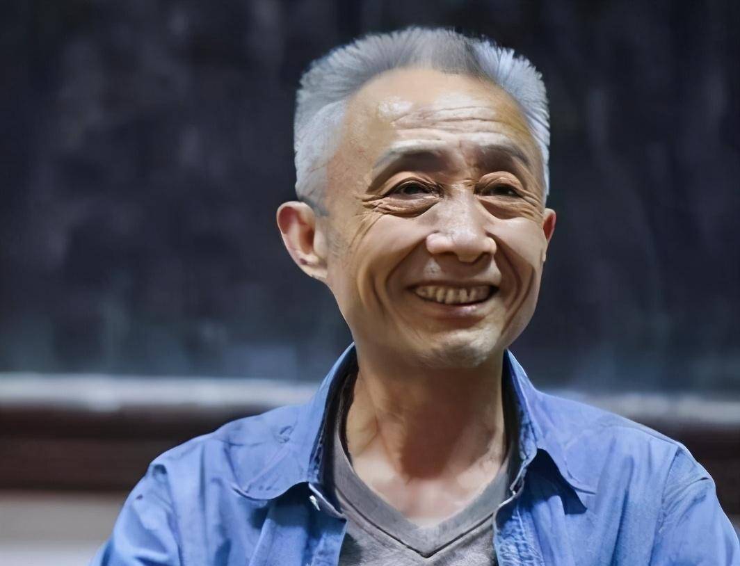 斯文教授爆红狂捞金1000万称不怕被骂人民日报红得有理