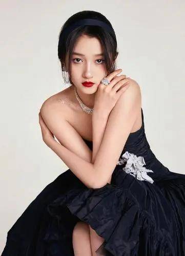 关晓彤北影节亮相惊艳 全场焦点尽在长腿美少女