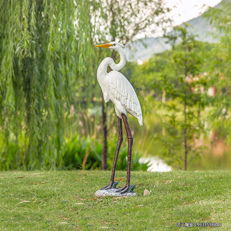 玻璃钢户外仿真白鹭雕塑 装饰园林景观动物模型