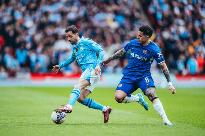 足总杯曼城1-0切尔西进决赛,裁判错判阻道,杰克逊连失