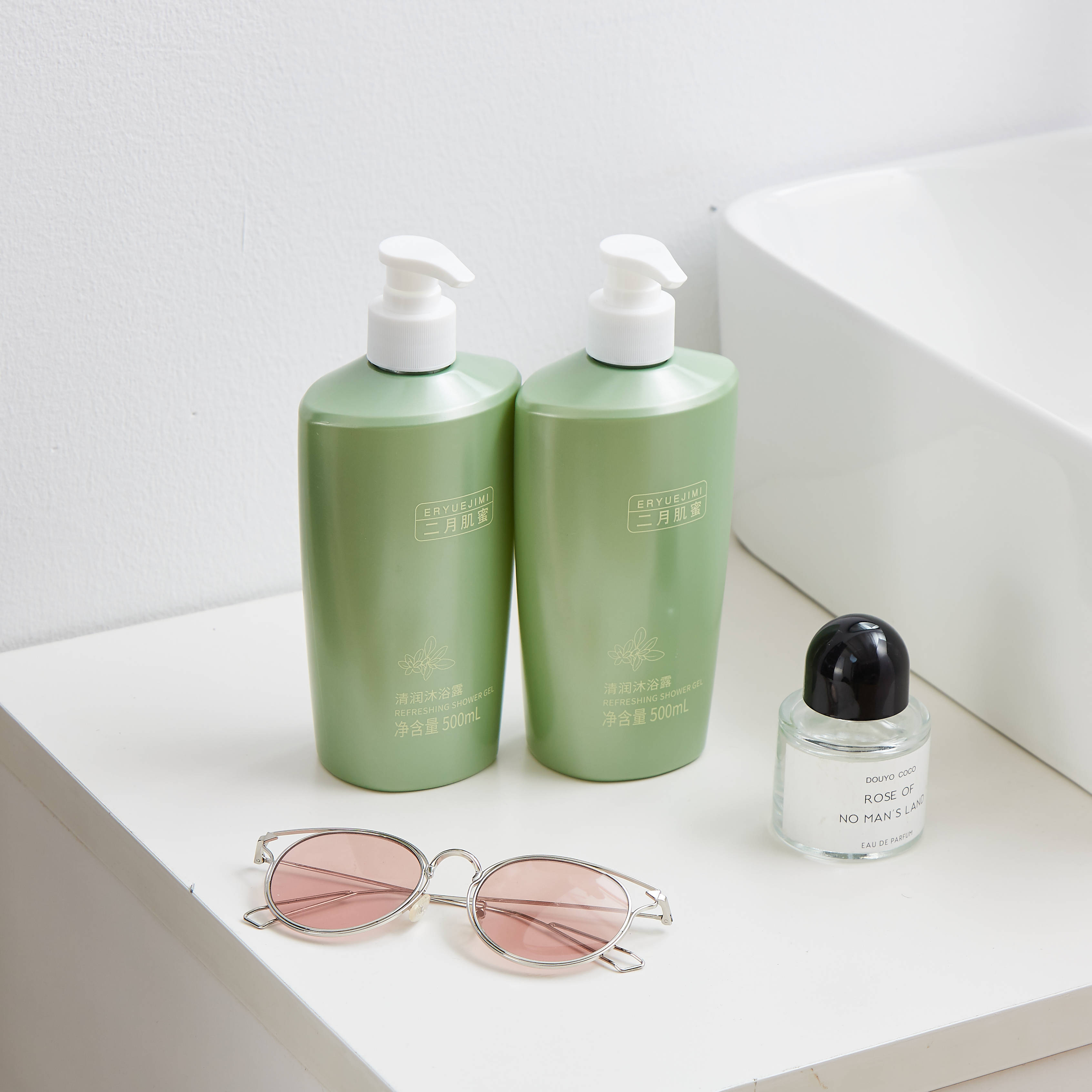 护发乳,柔顺滋养焗油膏与发膜:深度护理,打造柔顺光泽秀发的秘密武器