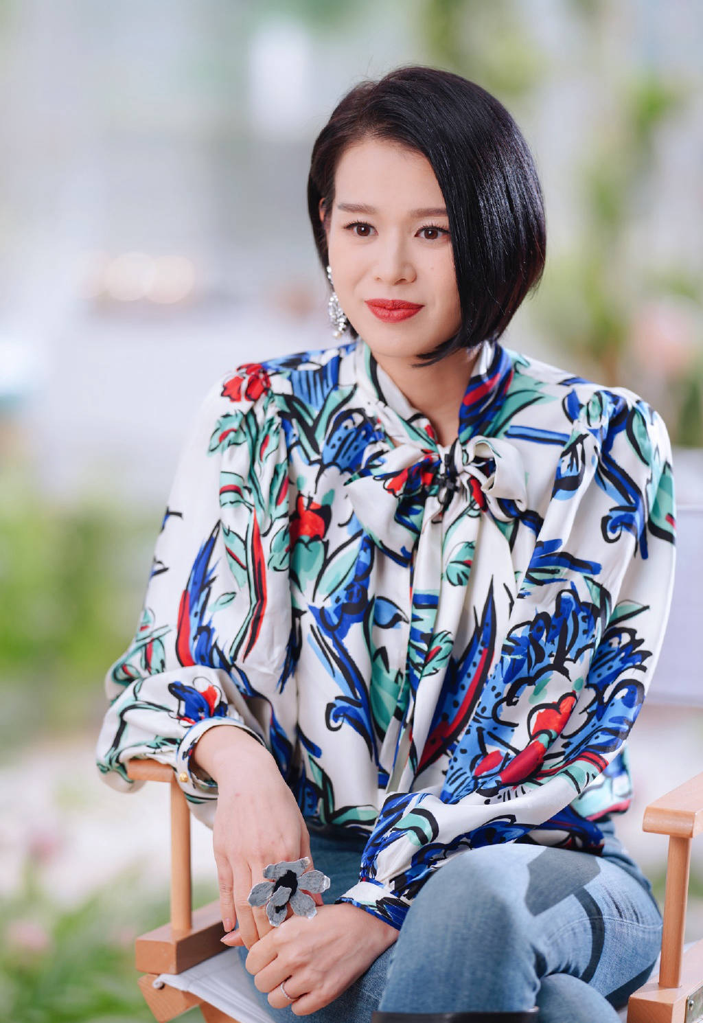 著名演员「胡杏儿」经纪公司