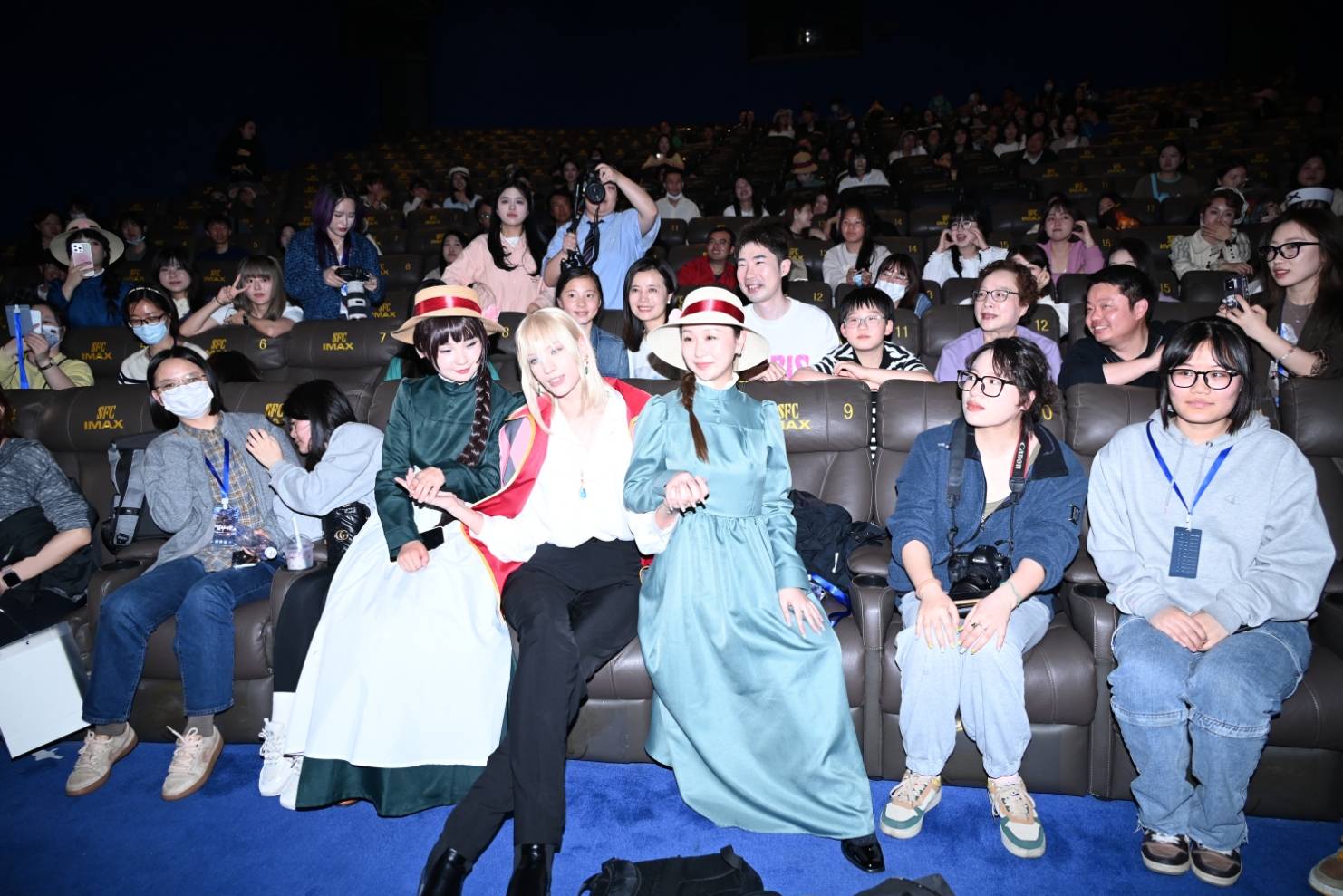 《哈尔的移动城堡》上海首映：吉卜力工作室回应宫崎骏退休，卡琳娜现场宠粉封面图