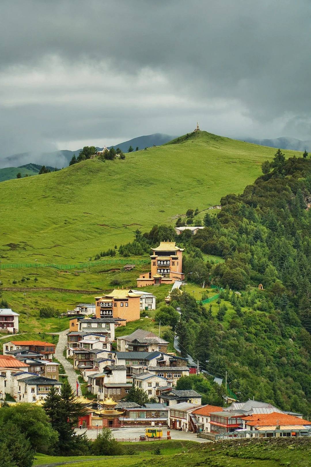 马尔康大藏寺,海拔约3500m