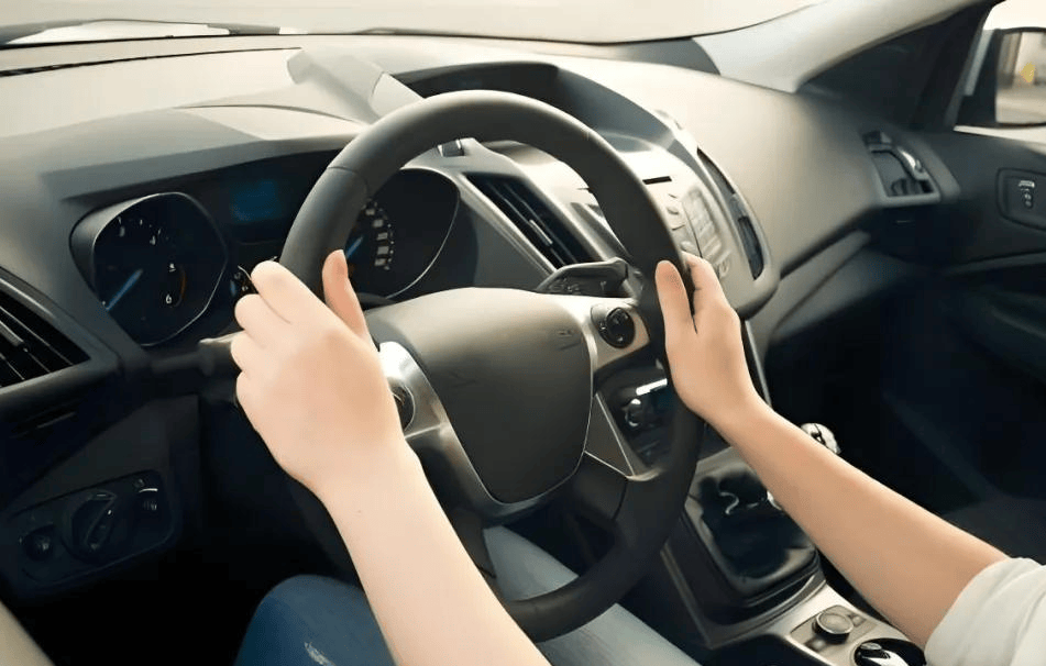 连老司机都要背下来的6句开车口诀,关键时刻能保命