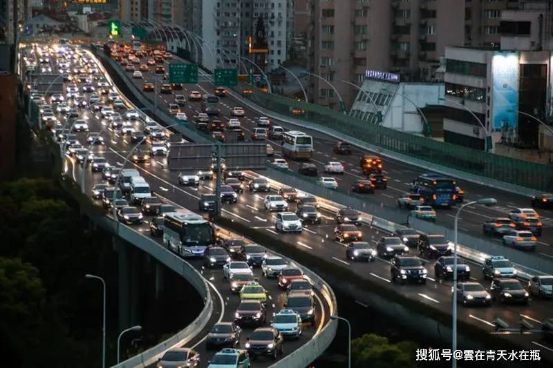 解决上海早晚高峰市区高速通道拥堵问题,并不难