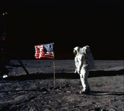 美国当年阿波罗登月,到底是真是假?嫦娥之父给出解释
