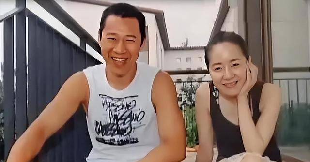 嫁给张丰毅28年未生子女,却依旧被他宠成宝,霍凡究竟有啥魅力?