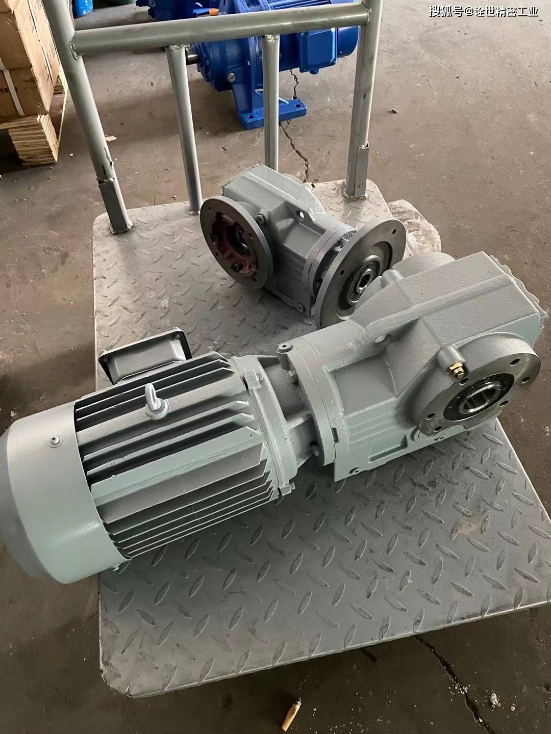 矿山机械配套用k67 k77螺旋锥齿轮减速机