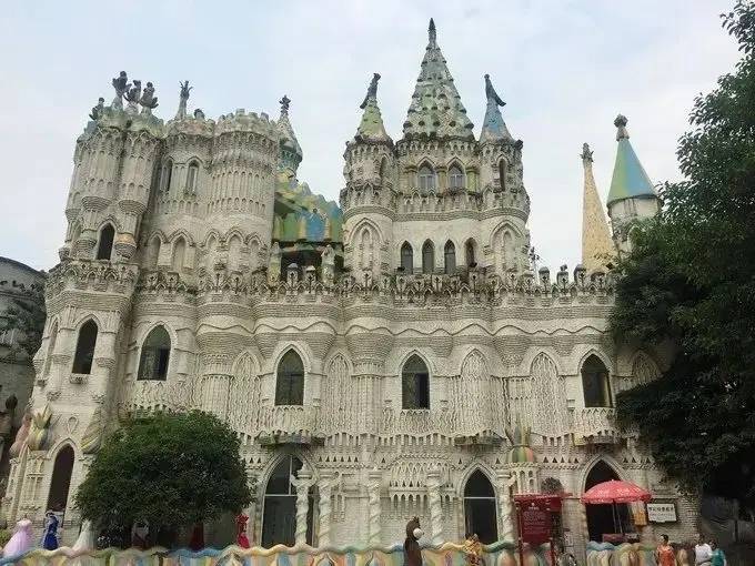 重庆旅行5天4晚自由行费用要多少,一对一本地导游带你畅游绝美风光