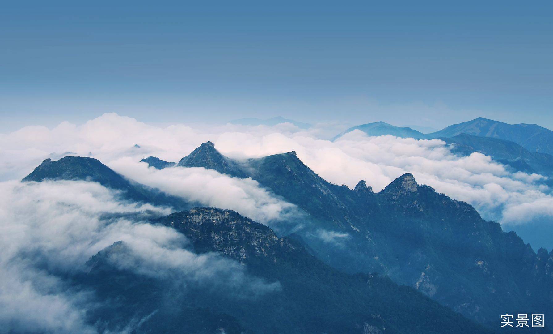 太白山,秦岭山脉最高峰,青藏高原以东第一高峰,海拔高达3771.