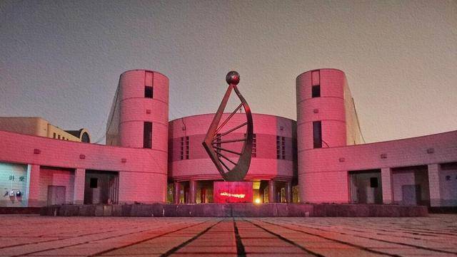 今年许多985大学出现断档,有人问程旭报华北水利水电大学后悔吗?