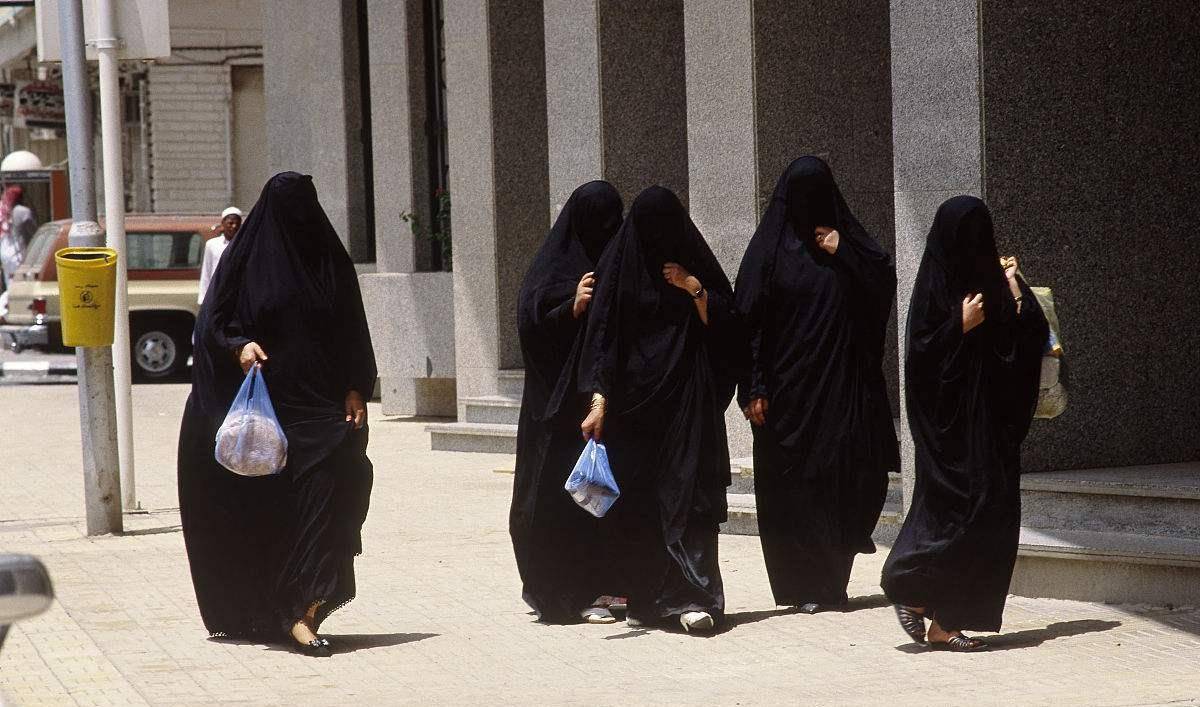 不穿黑袍不遮面的沙特前王妃,与王子离婚后再嫁亿万富豪_瓦利德_女性