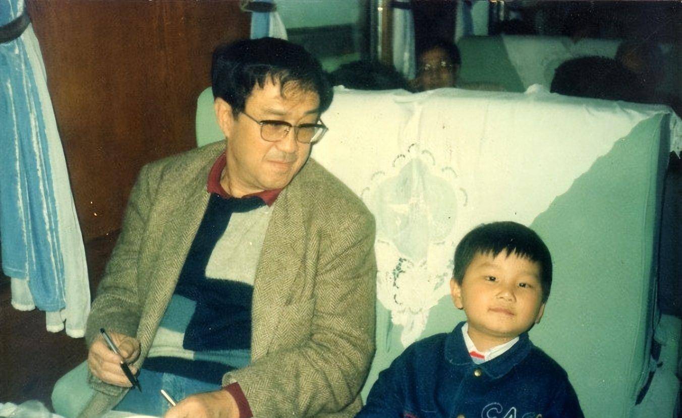 名导谢晋夫妻都健康,为何 4个子女3个智力障碍,唯一正常的早逝