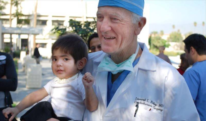 1984年,美国母亲不顾谴责,为初生女儿移植狒狒心脏,后来如何