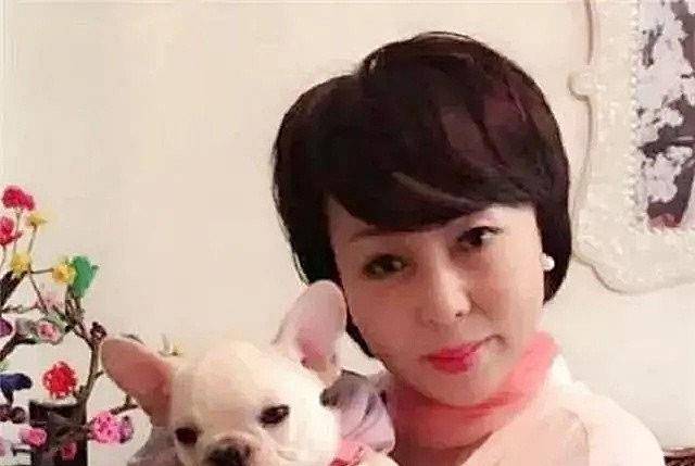 50岁女老板为员工生下3胞胎,7年后女老板退休,员工丈夫打理公司