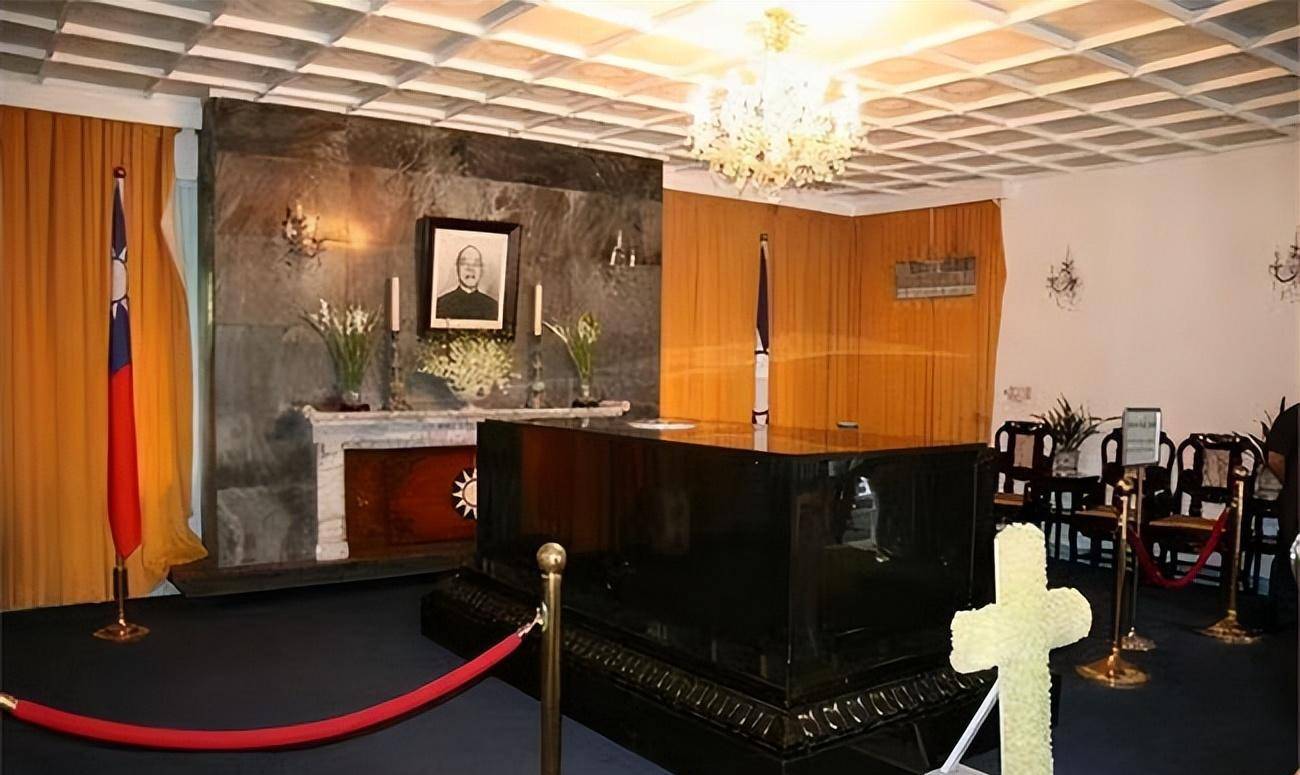 蒋孝勇想把"两蒋"移灵大陆,后公开大怒说了3句话,世人皆唏嘘_蒋介石