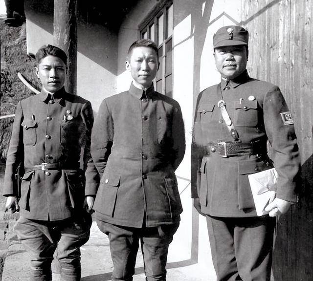 1938年,三个黄埔一期学生害死89万百姓,老蒋杀一人,两人升大官