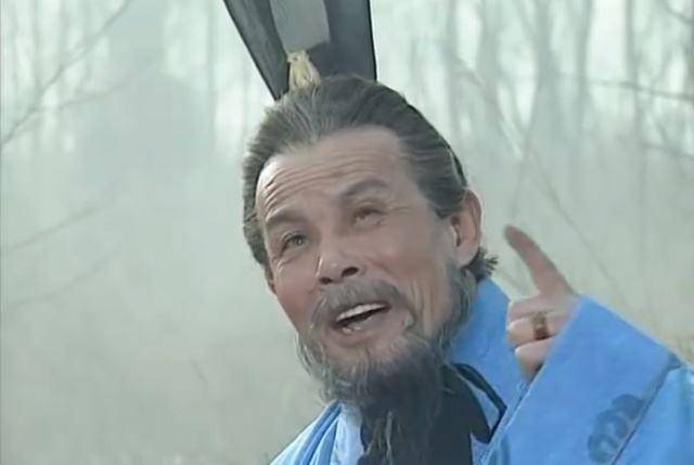 范哭曰:"曹子丹佳人,生汝兄弟,犊耳!何图今日坐汝等族灭也!