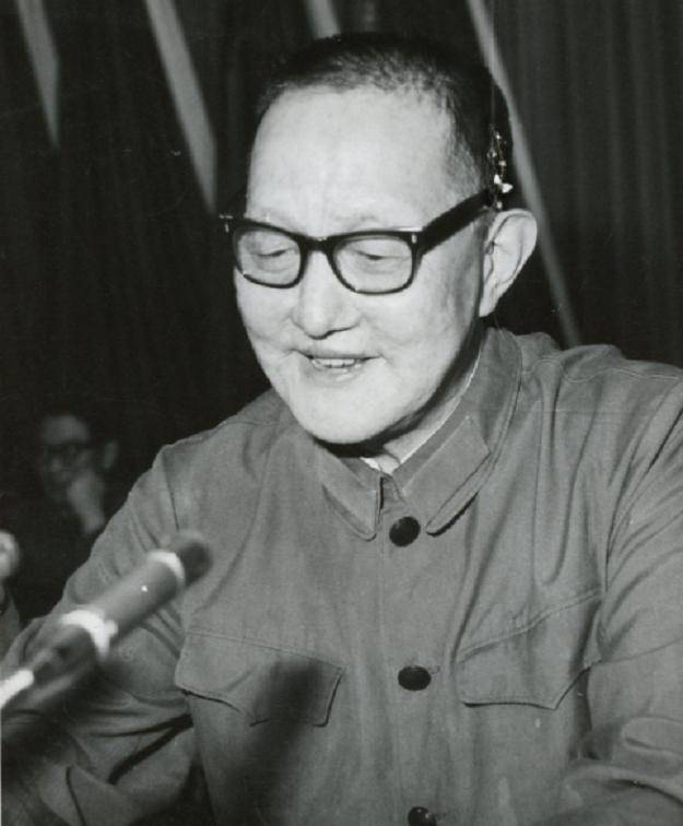 洪学智被下放吉林,38军政委任荣登门看望,说:首长,我心里有愧