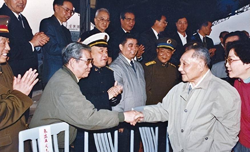 王牌特工即将暴露,提出:结个婚可能还有救!中央:批准
