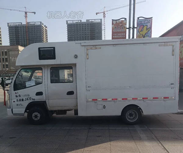 双排座,额头床,流动售货车改造移动理发店,能旅行能经营,多功能车现身