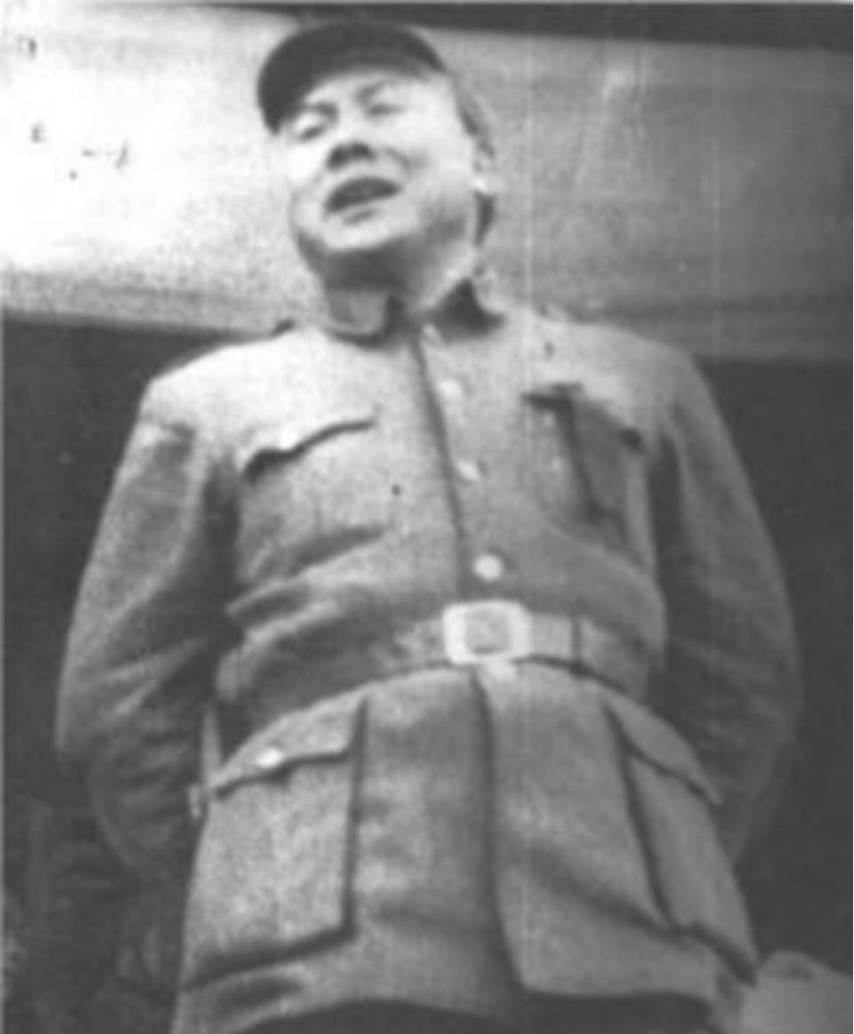 1934年的夏天,蒋介石在江西成立了"军事委员会委员长南昌行营",专门