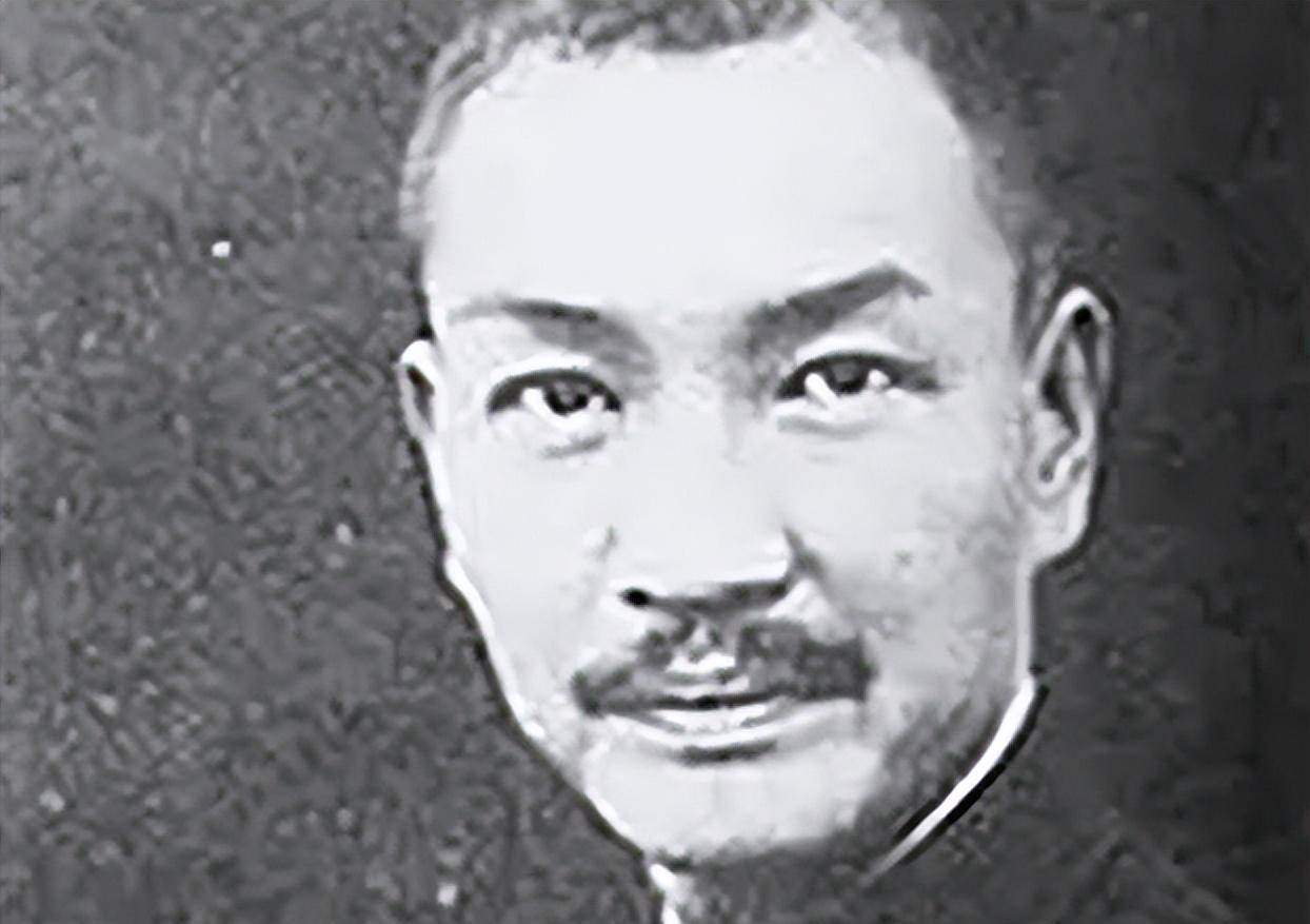 蒋纬国来找戴季陶求证身世,戴拿来镜子站在他身前:你觉得像谁?