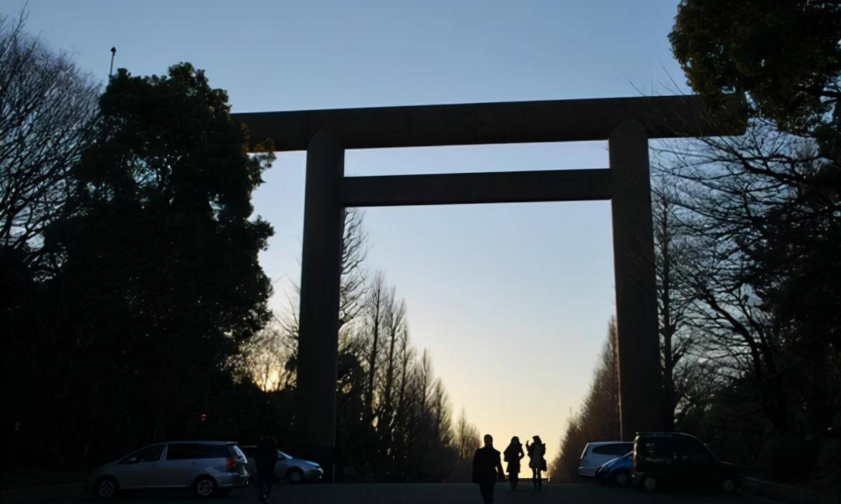 周而复参观靖国神社,回国后被开除党籍,16年后中纪委决定:平反