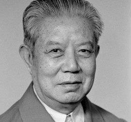 1949年他助新疆和平解放,是新疆棉花的奠基人,王震评其功盖天山
