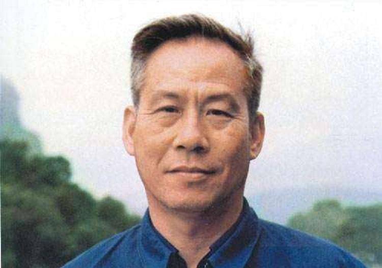 山西前书记胡富国:硬刚公安局长为民断案,捐献半年工资进行修路
