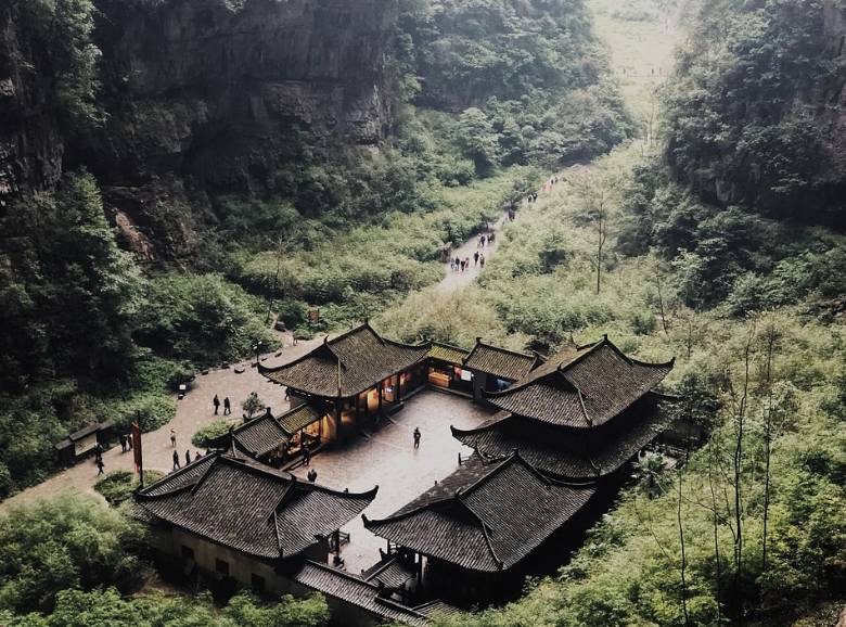 若你计划探索重庆的历史名胜,一份详尽的旅游攻略是不可或缺的.