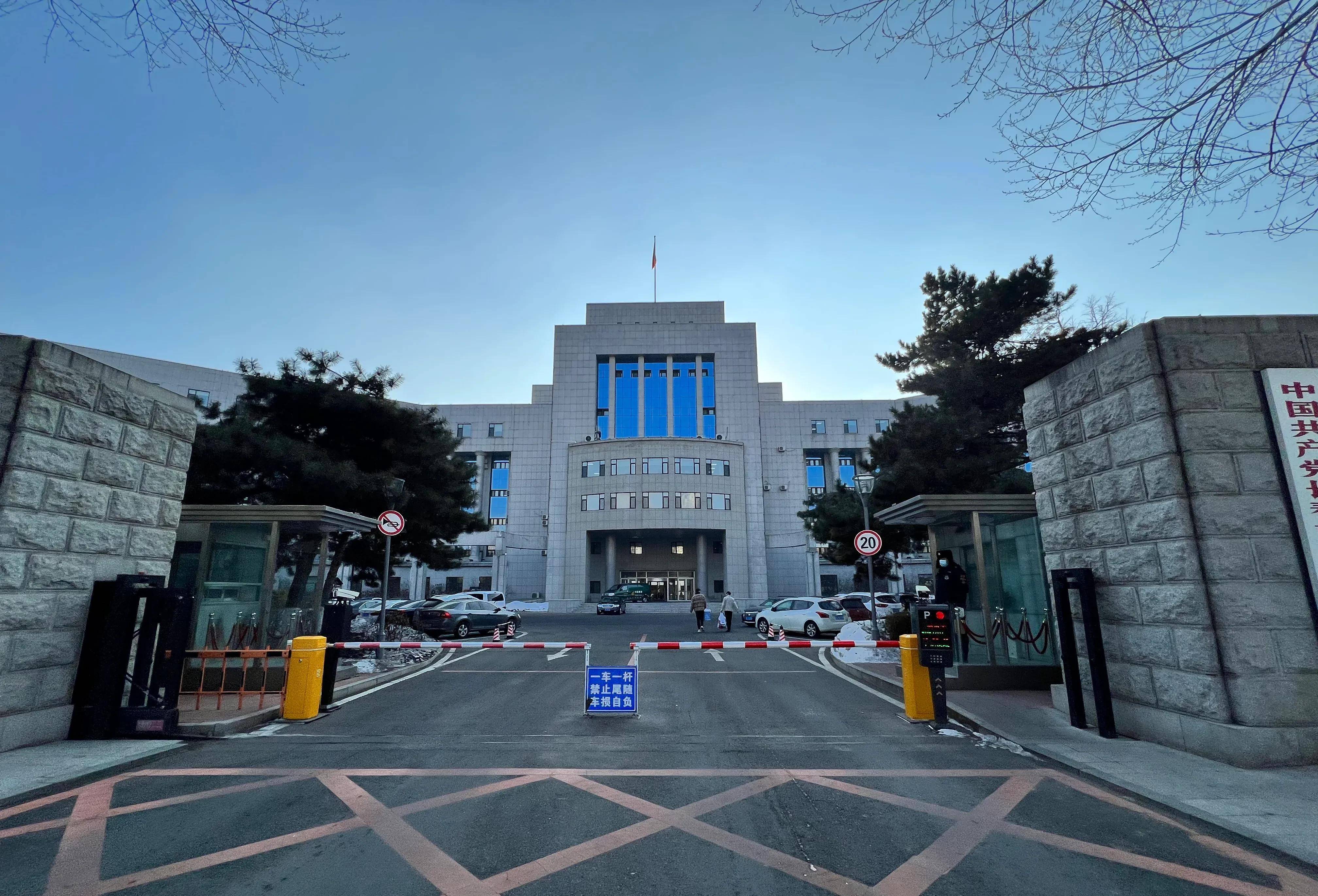 规划等等都是由这个部门来实现,当年长春的建筑都有一定的高度限制,和