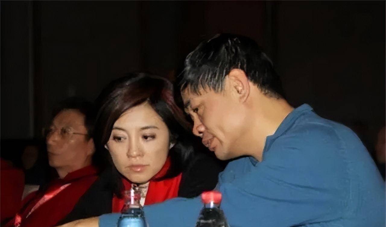 富豪爱上前央视女主持,与原配摊牌后离婚,2个孩子都归前妻_丁健