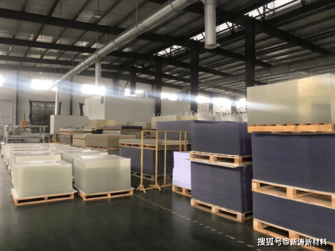 光影之美,艺术之韵,亚克力材质赋予创意异形灯饰的独特魅力!